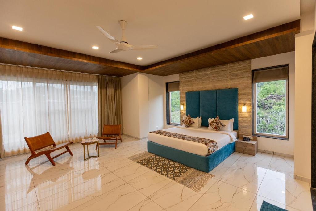 Skyline Studio Retreat