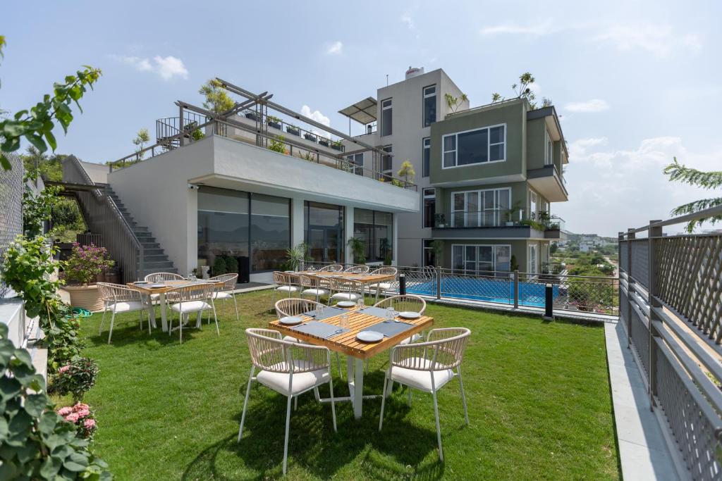 Uptown Premium Apartment